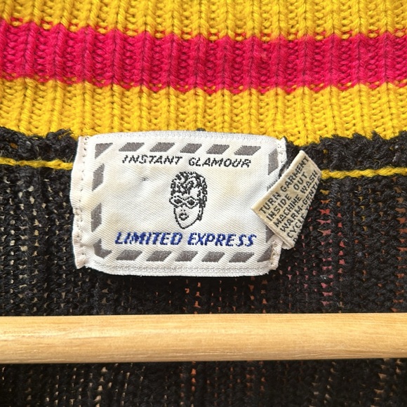 Vintage Limited Express Cable Knit Striped Trim Cropped V Neck Sweater - Picture 5 of 10